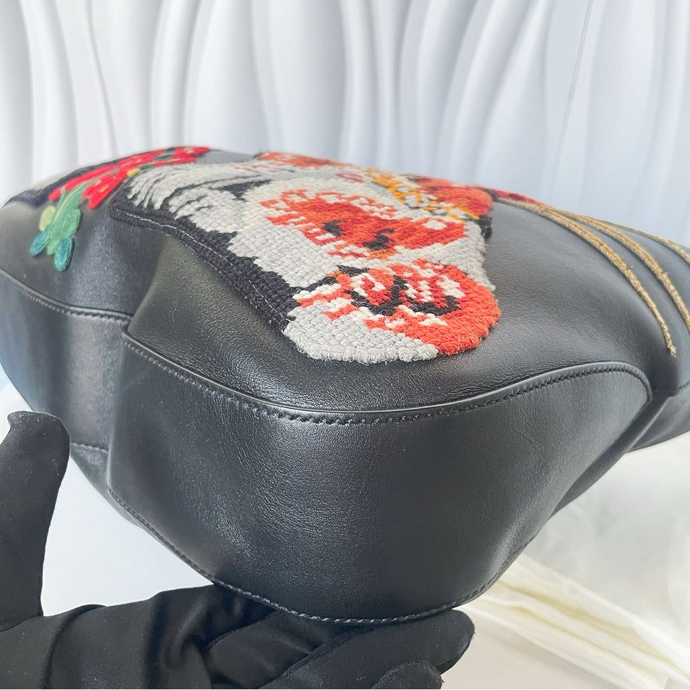 Gucci Black Leather Embroidered Dog Motif Hobo Bag - Picture 10 of 12